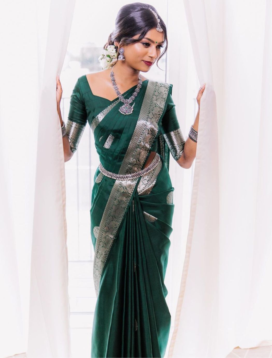 Sumanya Dark Green Kanchipuram Saree Zariknyaa