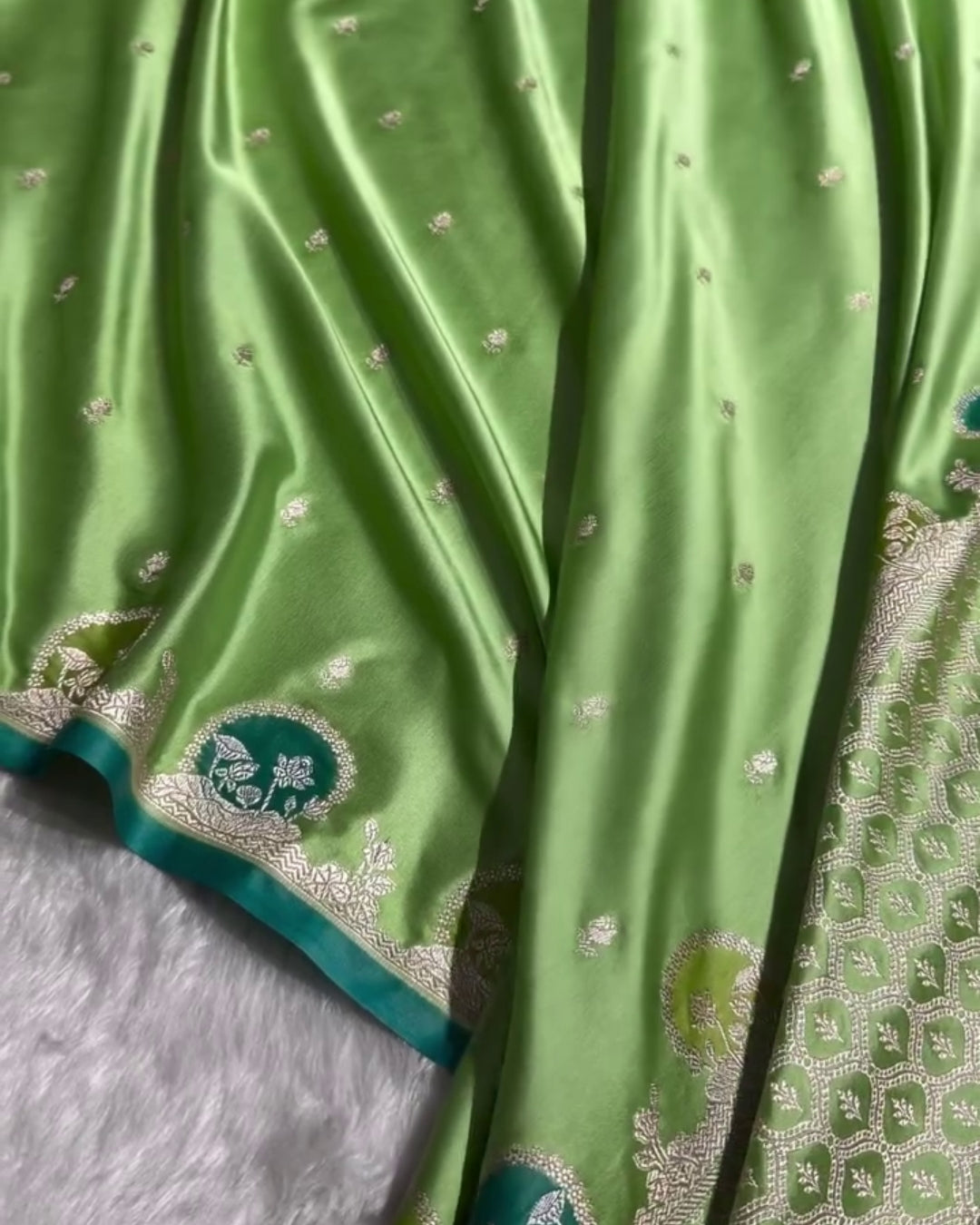 Kavya - Elegant Green Banarasi Silk Saree