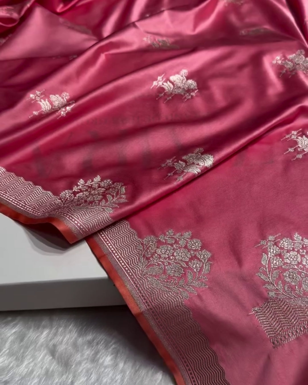 Aadhira - Elegant Floral Zari Weave Saree