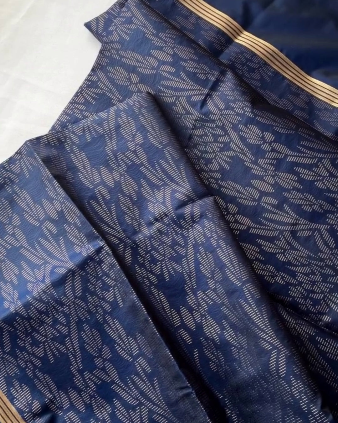 Vamikaa - Emerald Nevy Blue Banarasi Silk Saree