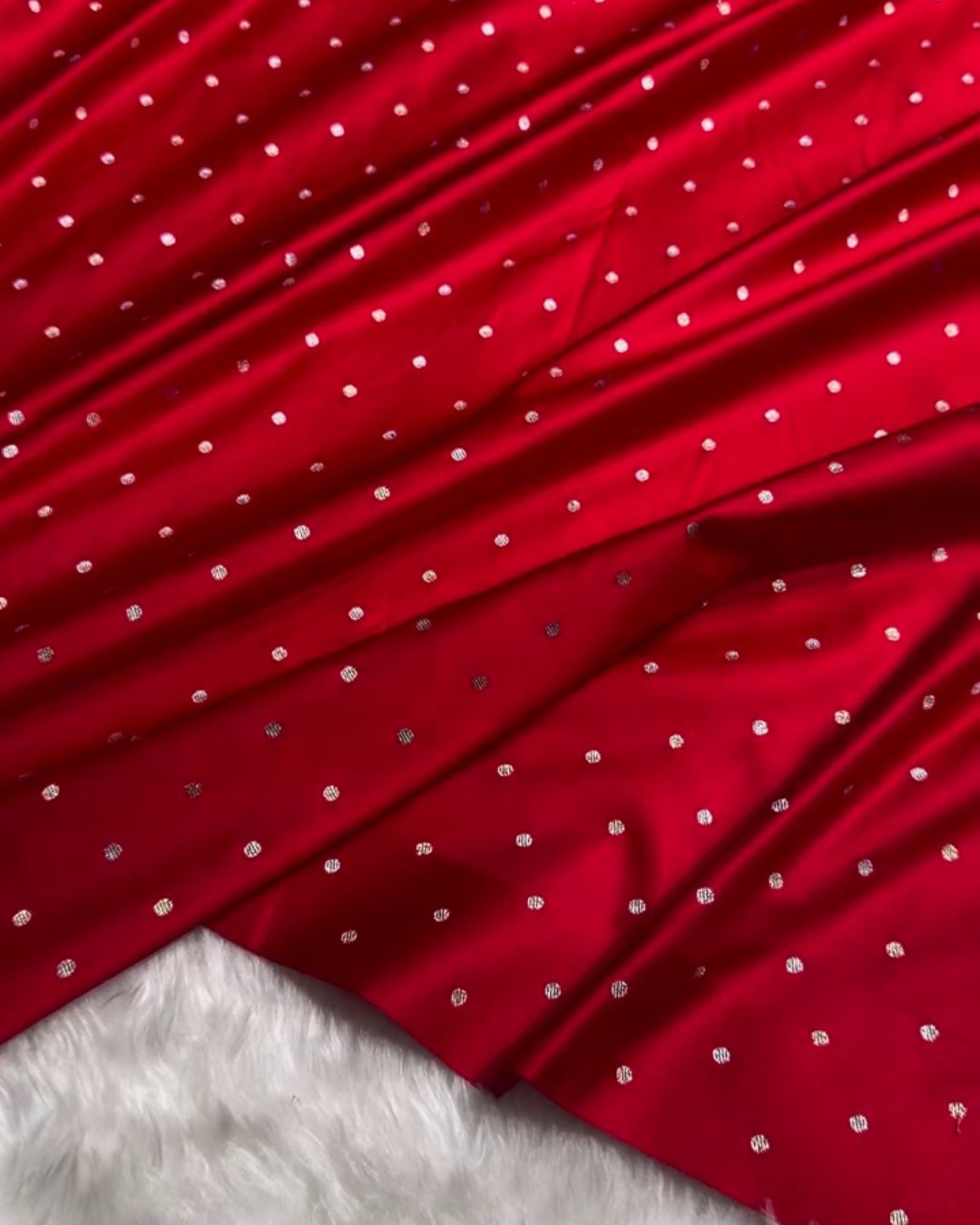 Hansika - Rani Pink Silk Saree with Woven Booti Work