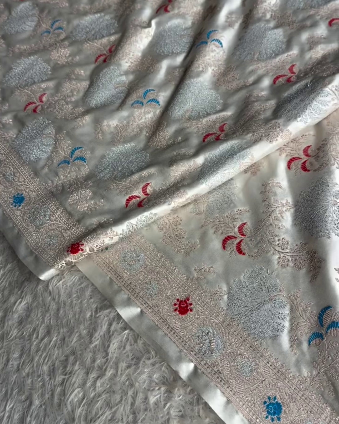 Manya - Ivory White Silver Zari Banarasi Saree