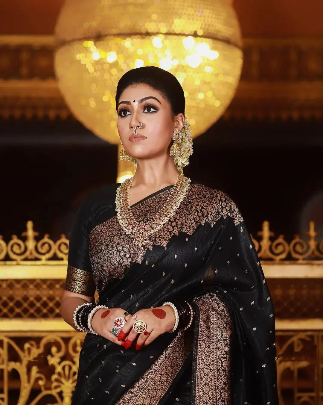 Shivi – Black Banarasi Silk Saree with Jacquard Zari Border