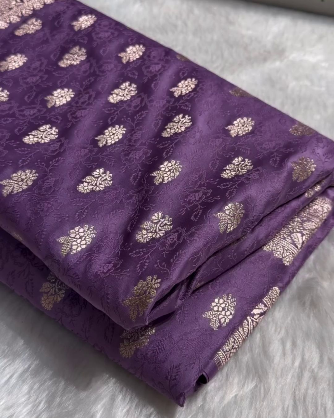 Ityaa - Lavender Bloom – Satin Silk Saree with Silver Zari Weaving