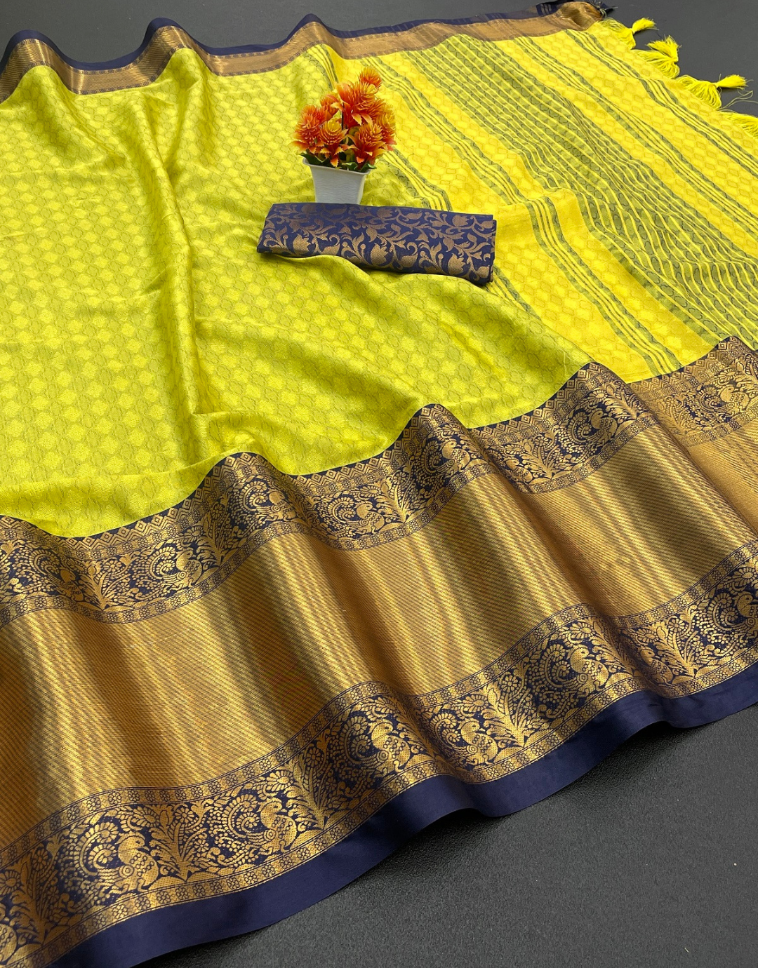 Suman Leafgreen Cotton Silk Saree