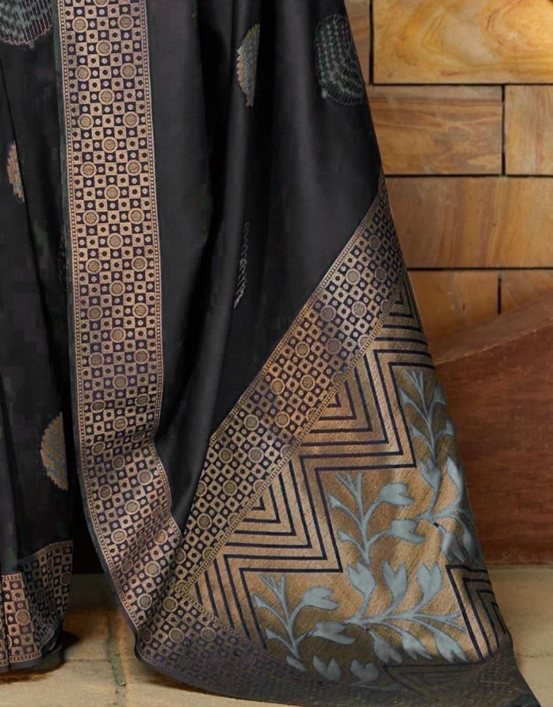 Cardi Balck Soft Silk Saree