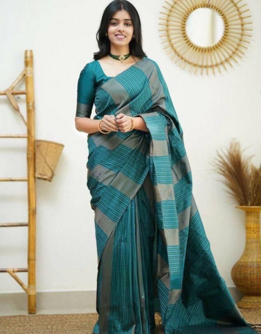 Vruti RamaGreen Soft Silk Saree With Blouse