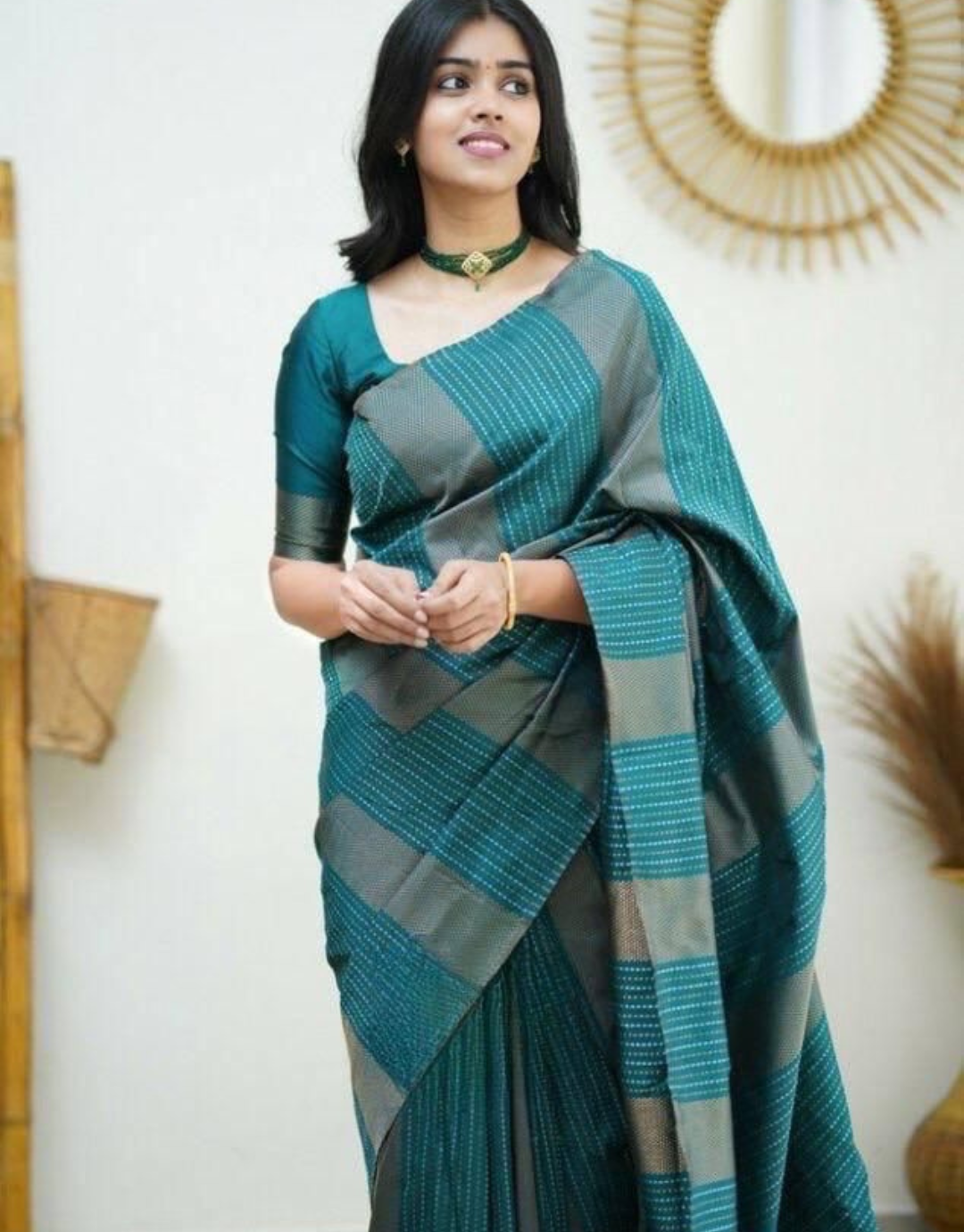 Vruti RamaGreen Soft Silk Saree With Blouse