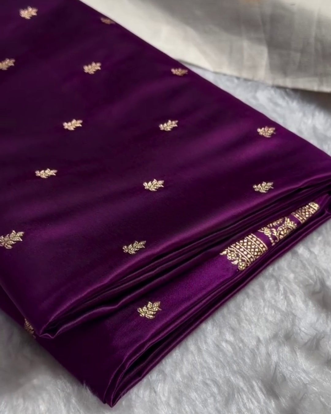 Tanirika - Majestic Banarasi Purple Grace