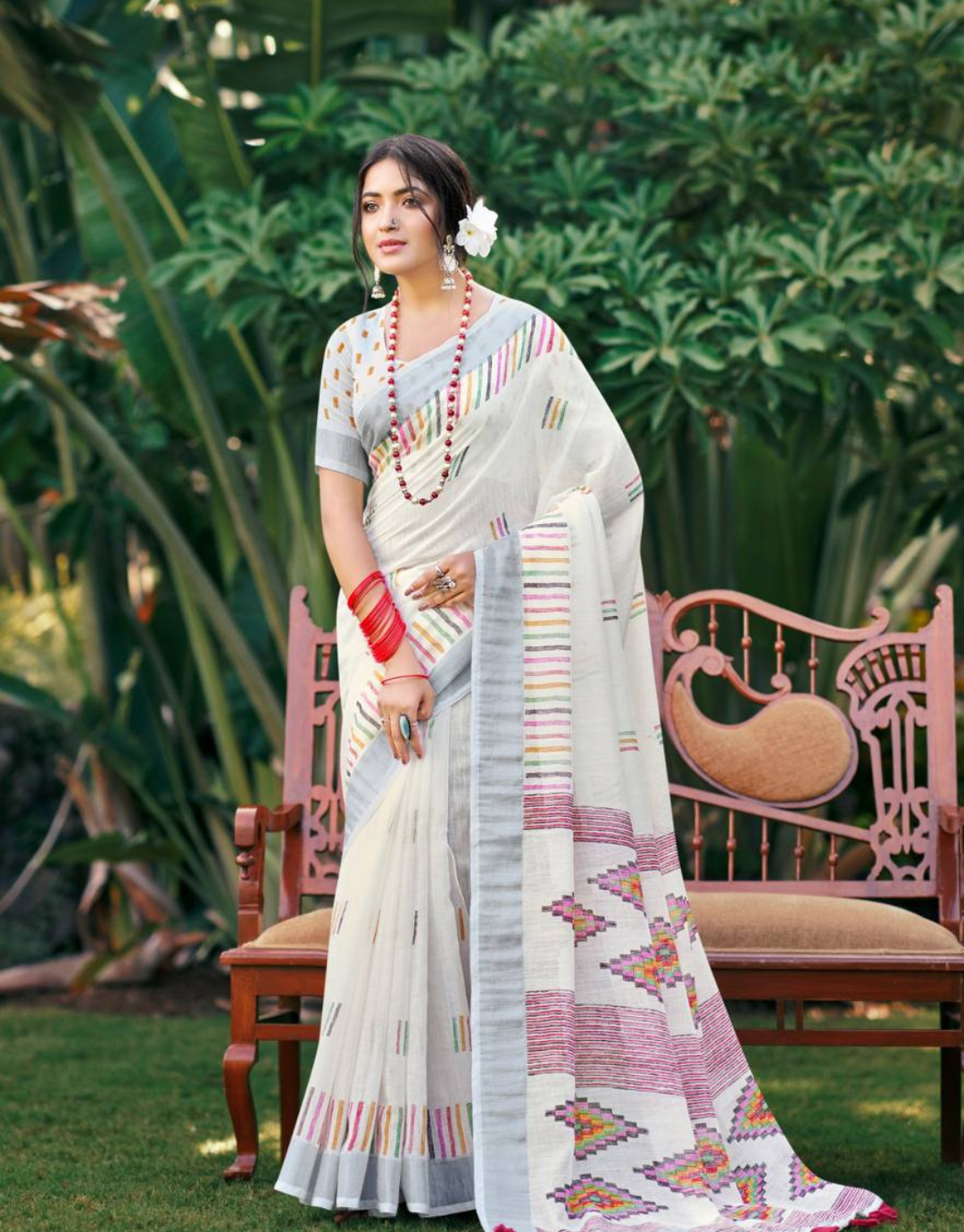 Vinu White Linen Silk Saree