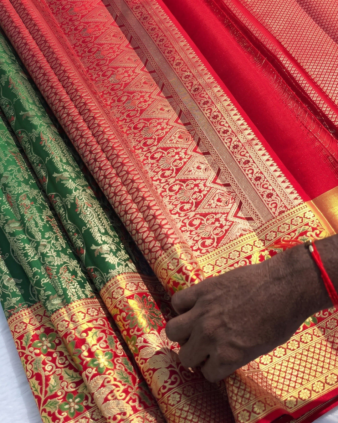 Frida -Emerald Green Banarasi Silk Saree Elegance