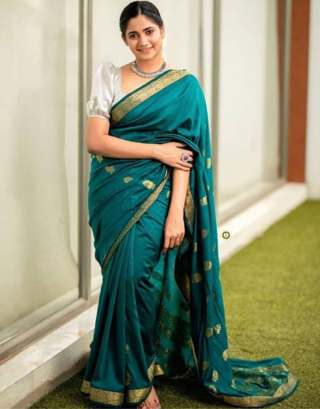 Nita Sherwood Green Banarasi Silk Saree With Attached Blouse