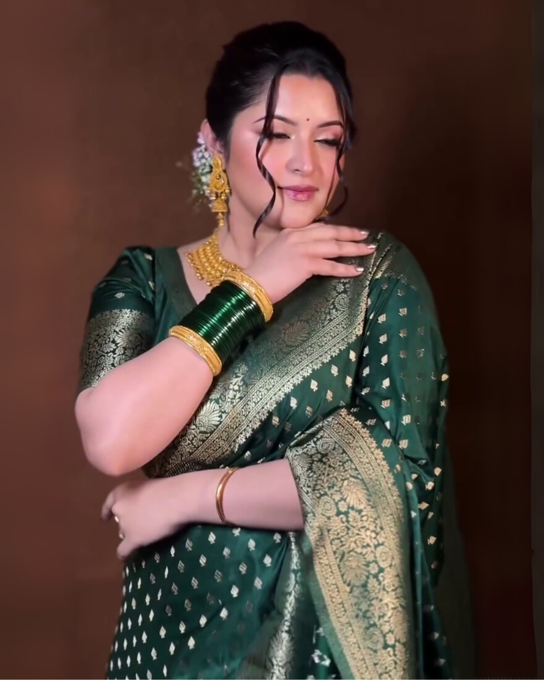Vaidehi - Green Banarasi Silk Saree with Golden Zari Butta &amp; Rich Pallu