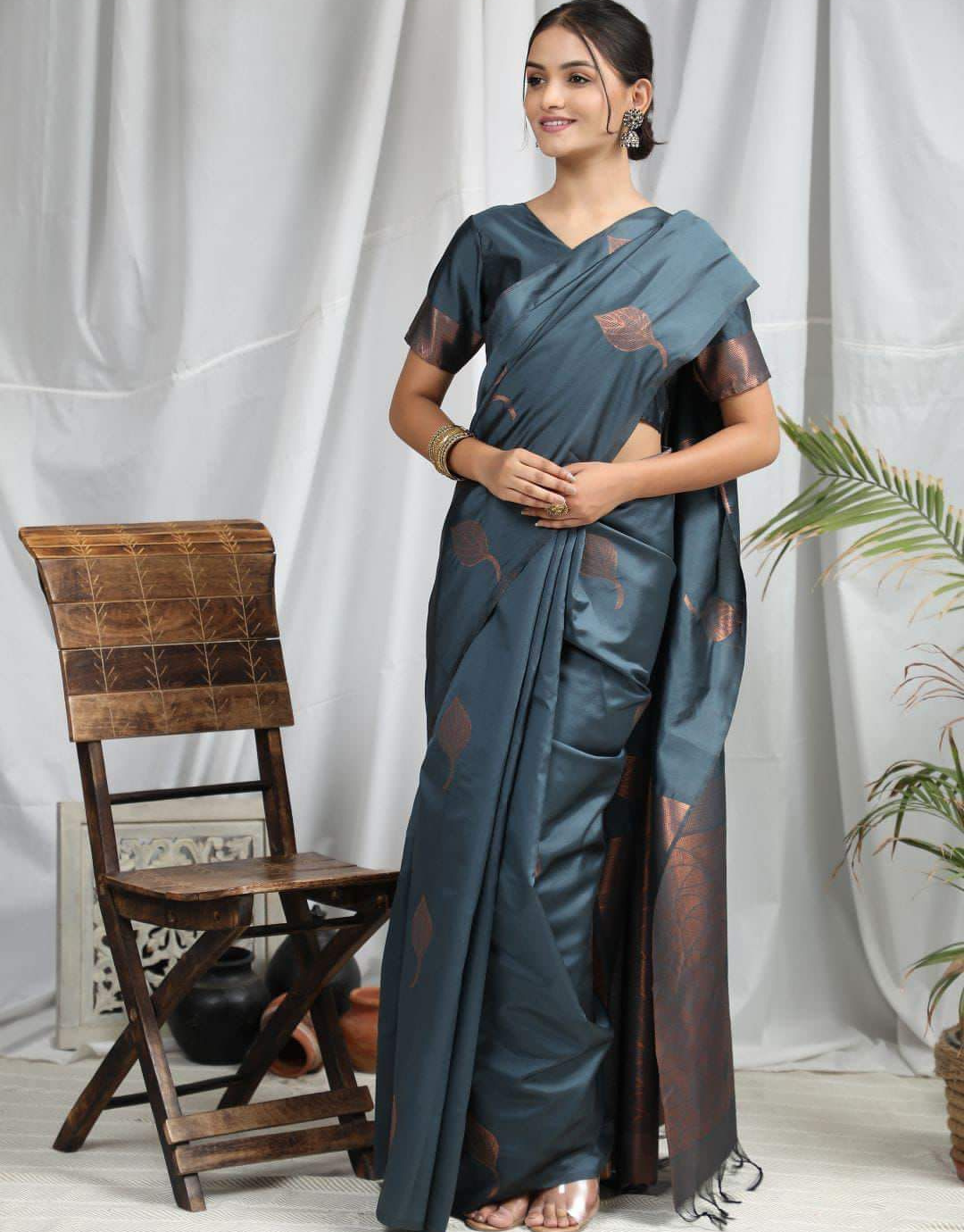 Alisha Rama Green Soft Silk Saree