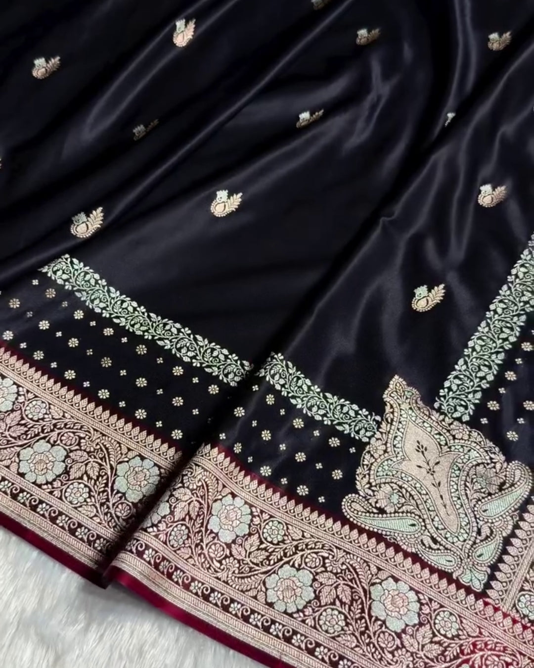 Heny - Black Silver Zari Banarasi Silk Saree