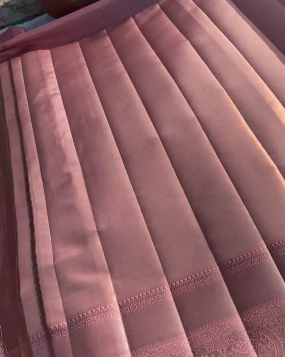 Jemisha - Dusty Mauve Antique Gold Woven Saree