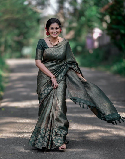 Avni Dark Green Kanchipuram Saree