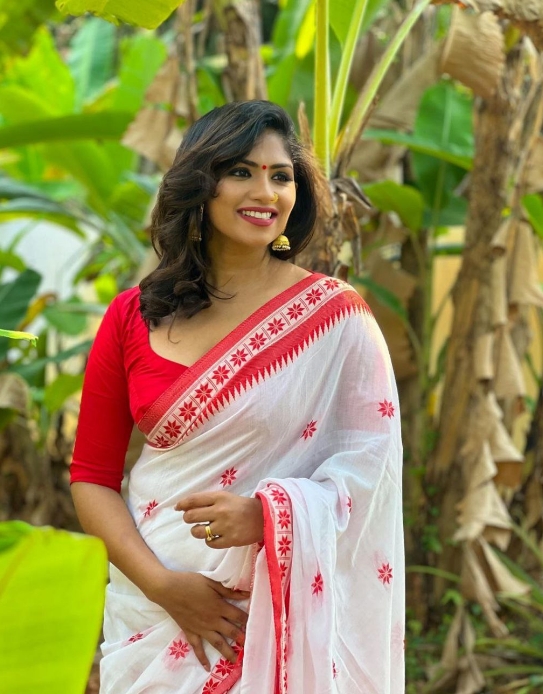 Nita White-Red Cotton Silk Saree