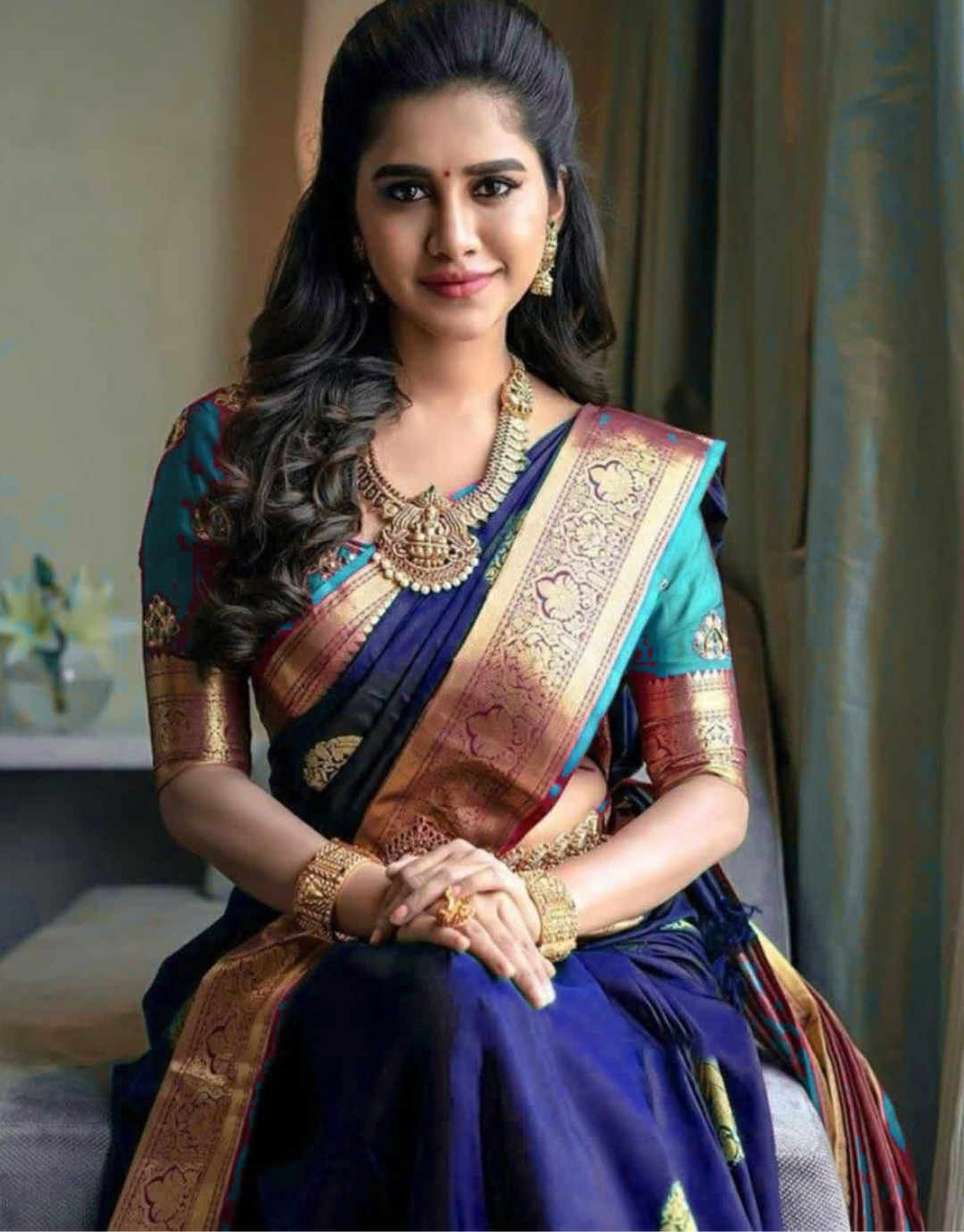 Aarvi Dark Blue Kanchipuram Silk Saree