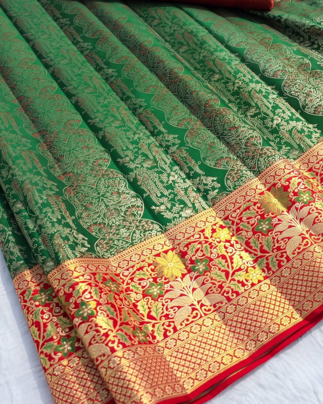 Frida -Emerald Green Banarasi Silk Saree Elegance