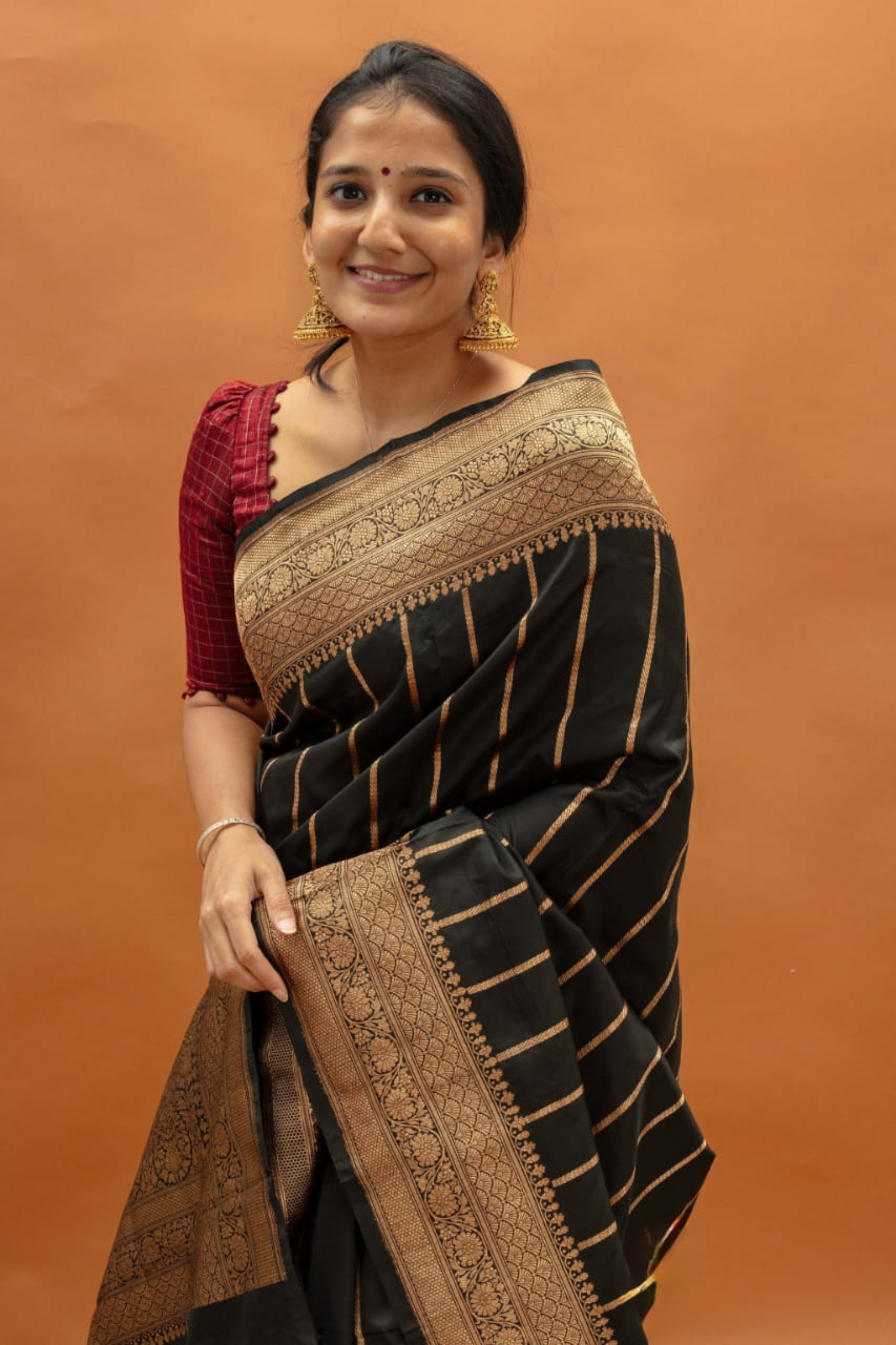 Noir Eclipse - Handwoven Silk Saree