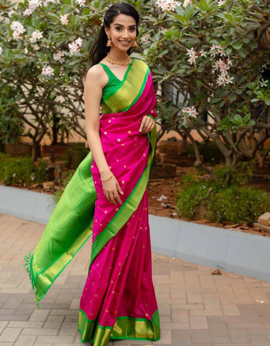 Siyani Pink Soft Silk Saree