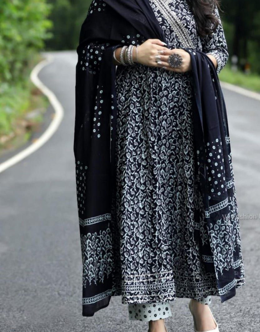 Bhumi Black Cotton Kurta Dupatta Pair