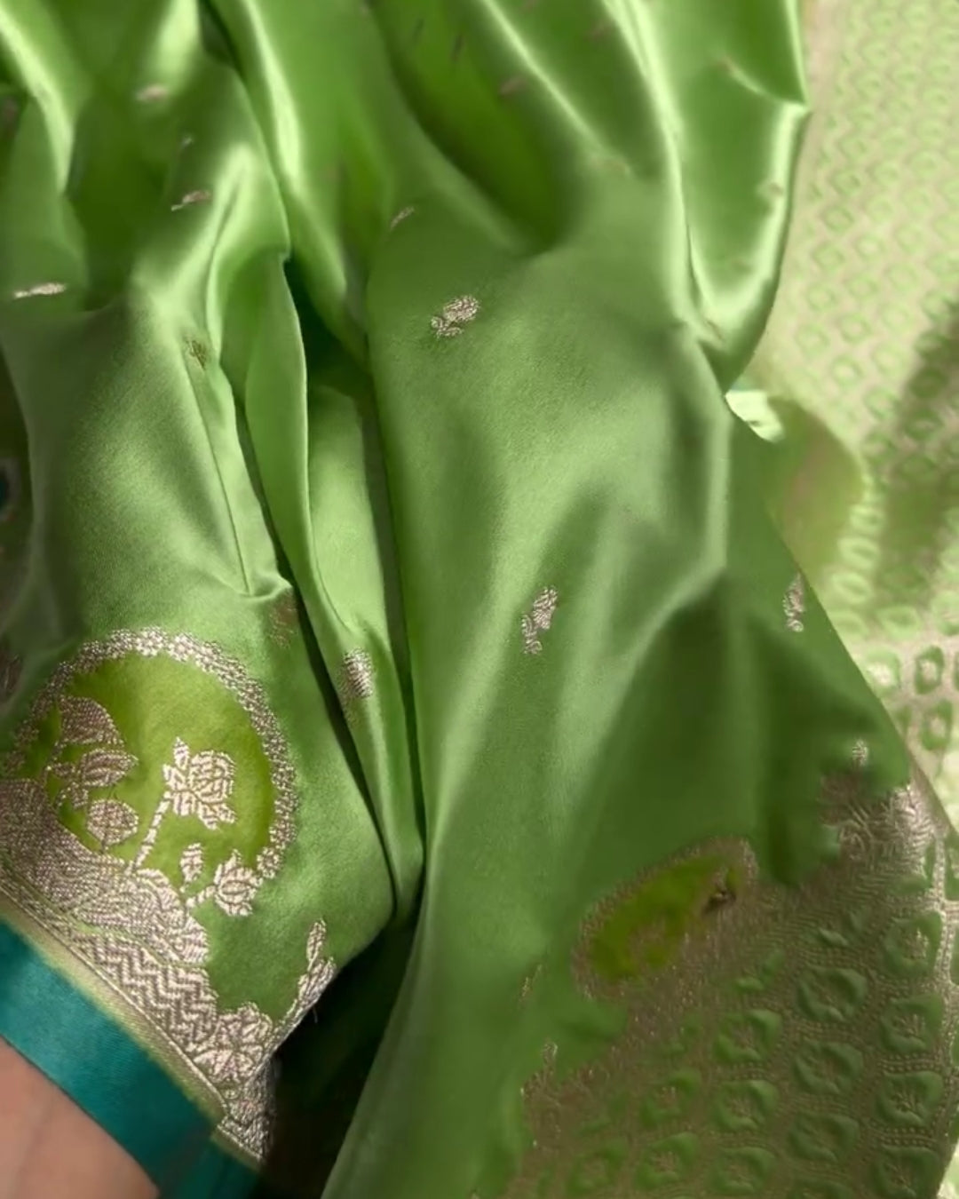 Kavya - Elegant Green Banarasi Silk Saree