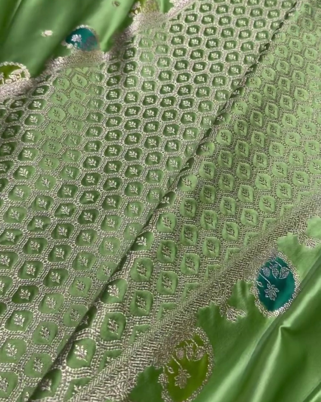 Kavya - Elegant Green Banarasi Silk Saree