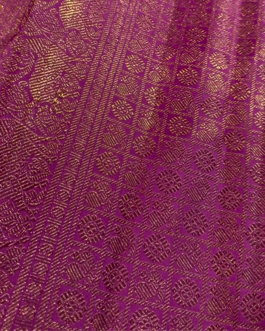 Rubi - Elegant Lotus Butta Silk Blend Saree