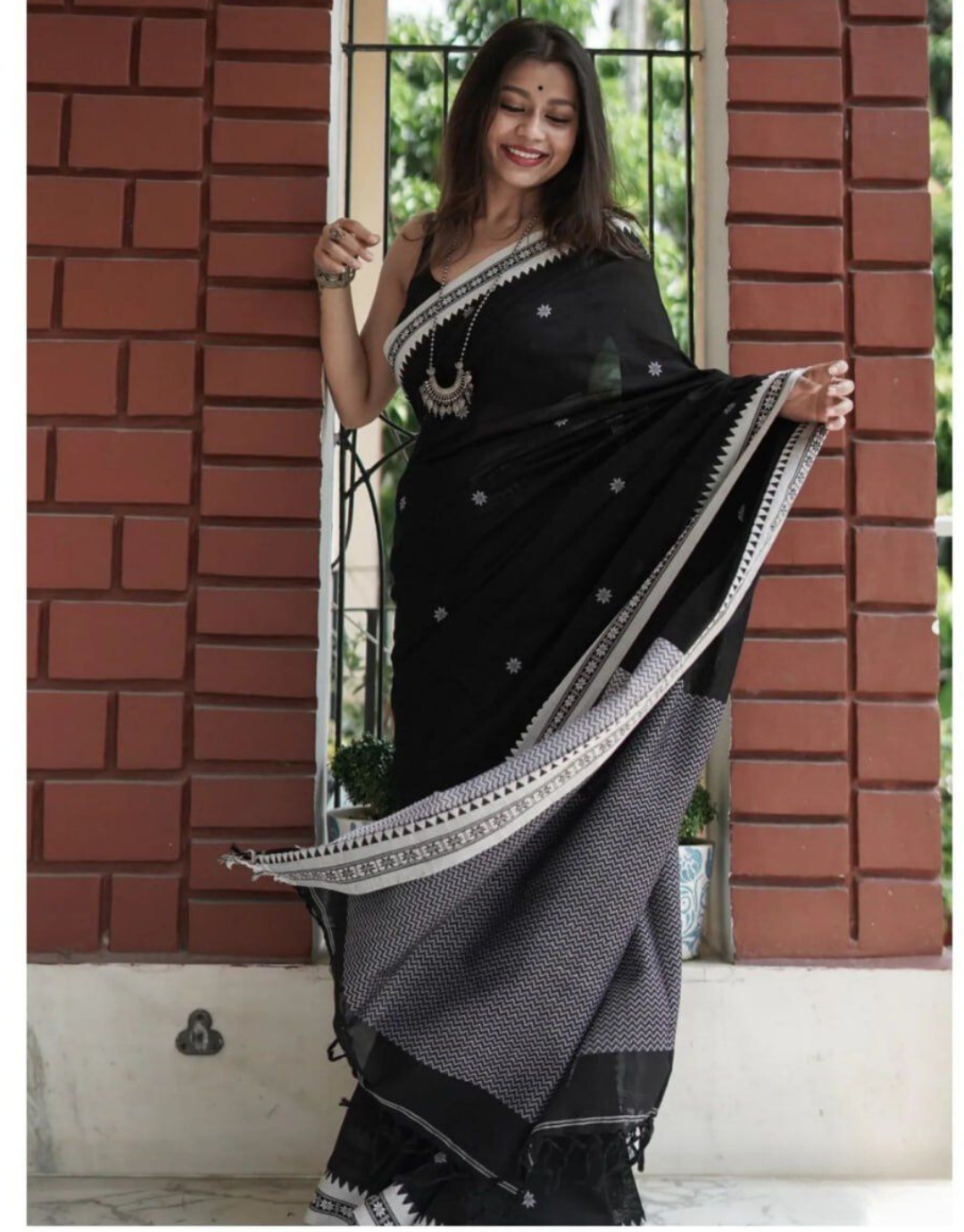 Lata Black Linen Cotton Saree