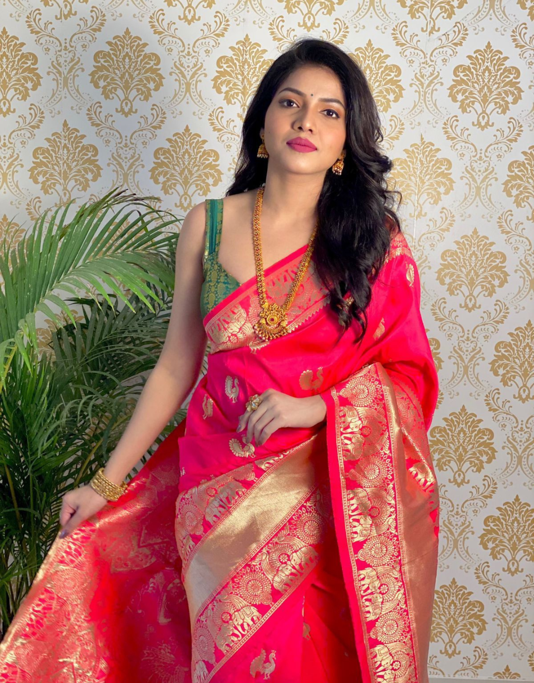 Hania Red Banarasi Saree