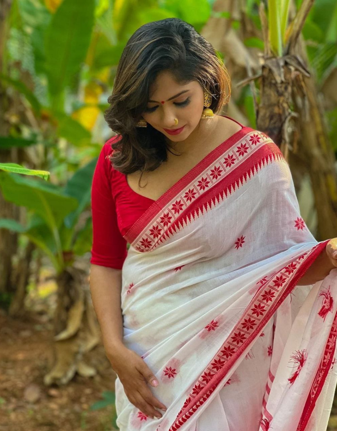 Nita White-Red Cotton Silk Saree