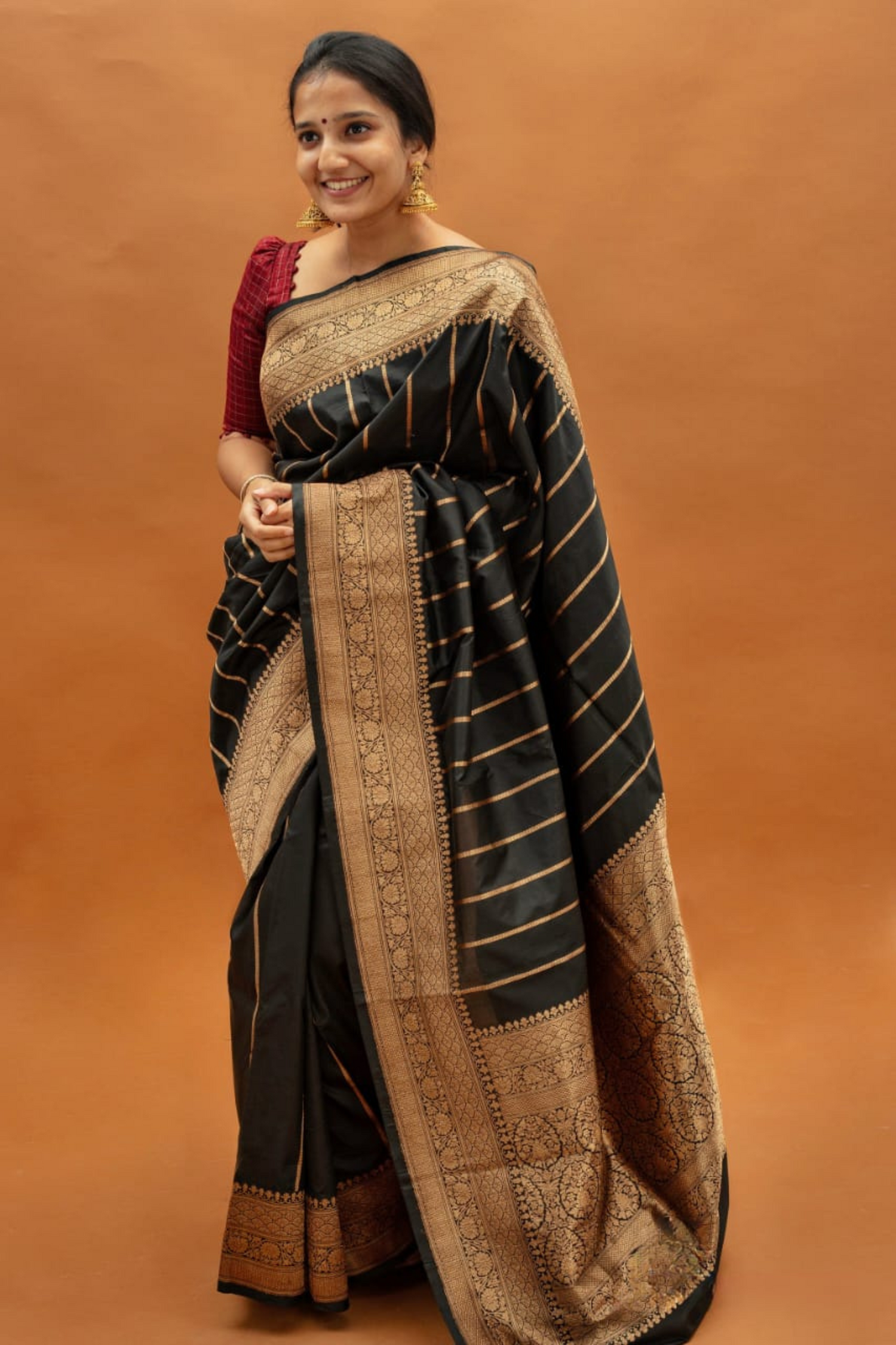 Noir Eclipse - Handwoven Silk Saree