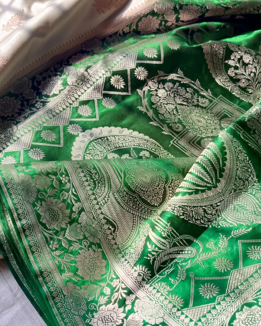 Zakhi - Emerald Green Ivory Floral Zari Saree