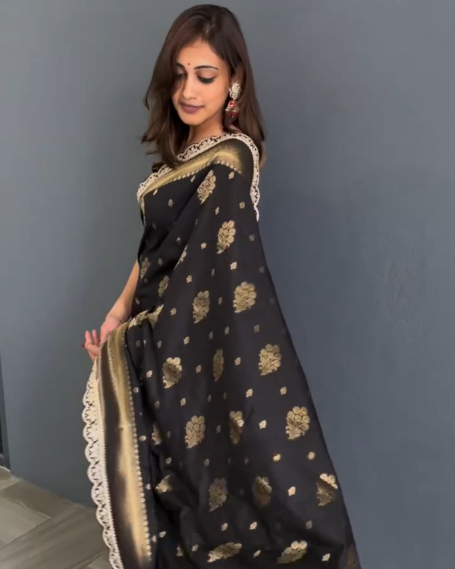 Midnight Elegeanc - Zari Woven Saree