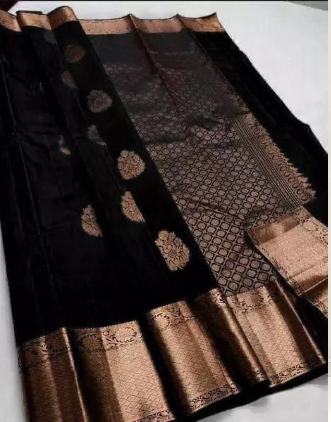 Ankita Lichi Silk Saree