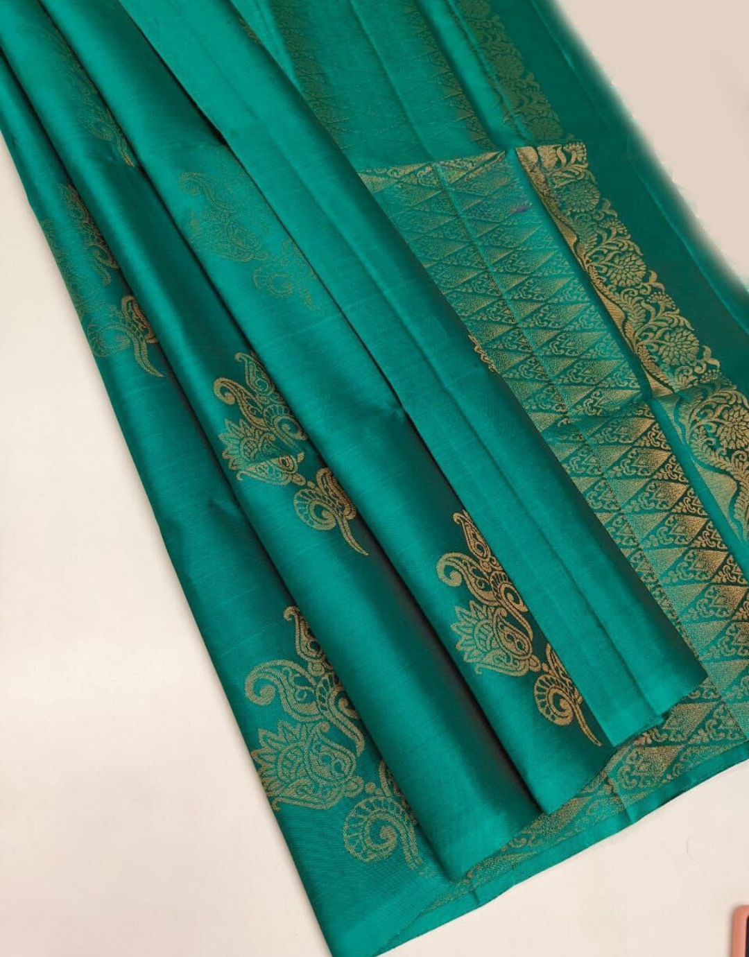 Sweta Bottol Green Litchi Silk Saree