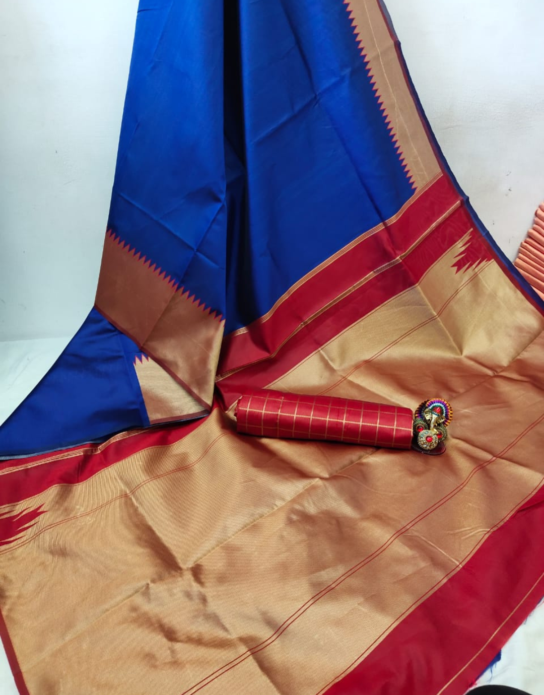 Aradhaya Blue Kanchipuram Silk Saree With Attractive Blouse