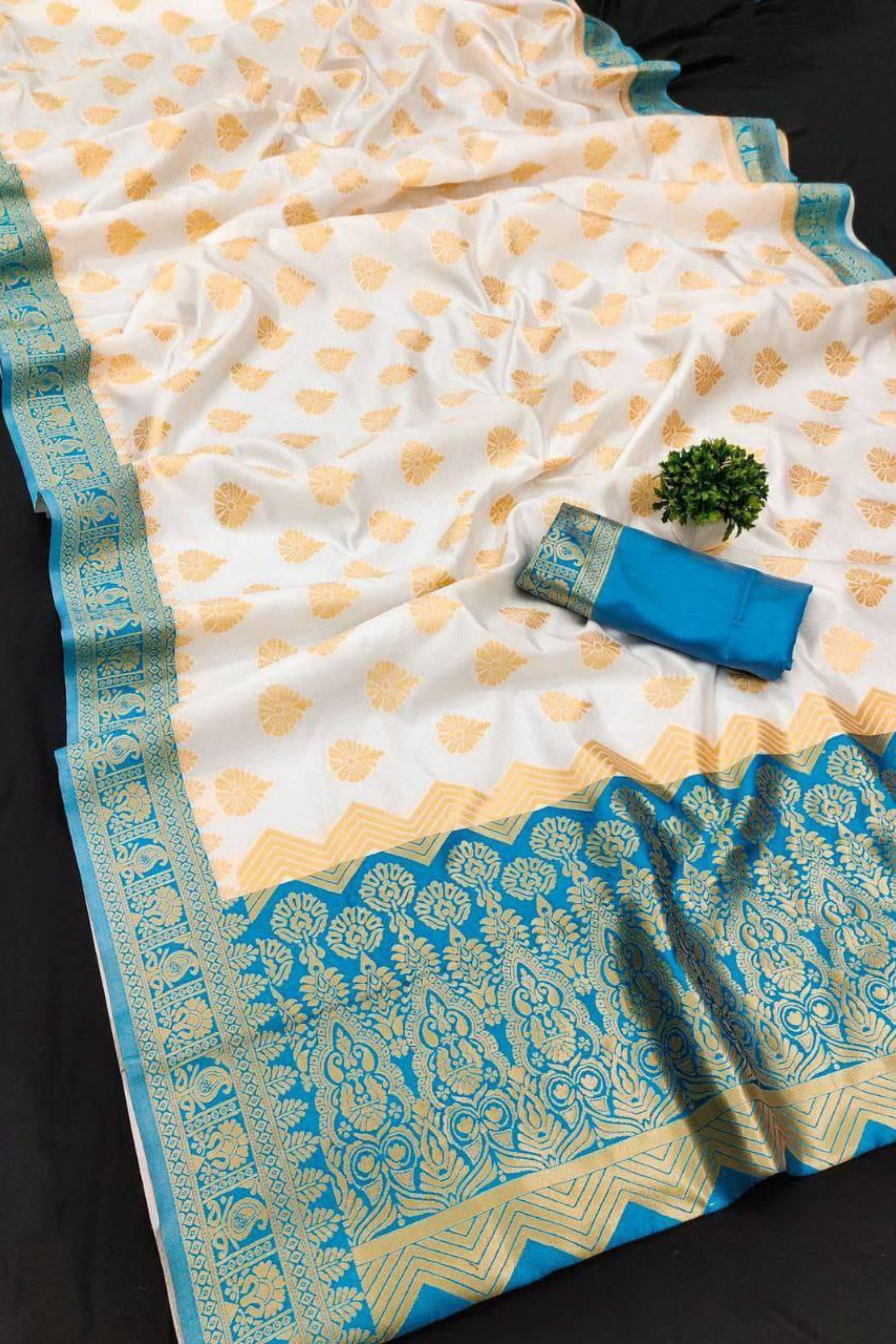 Starry Horizon - Sky-White Lichi Soft Silk Saree