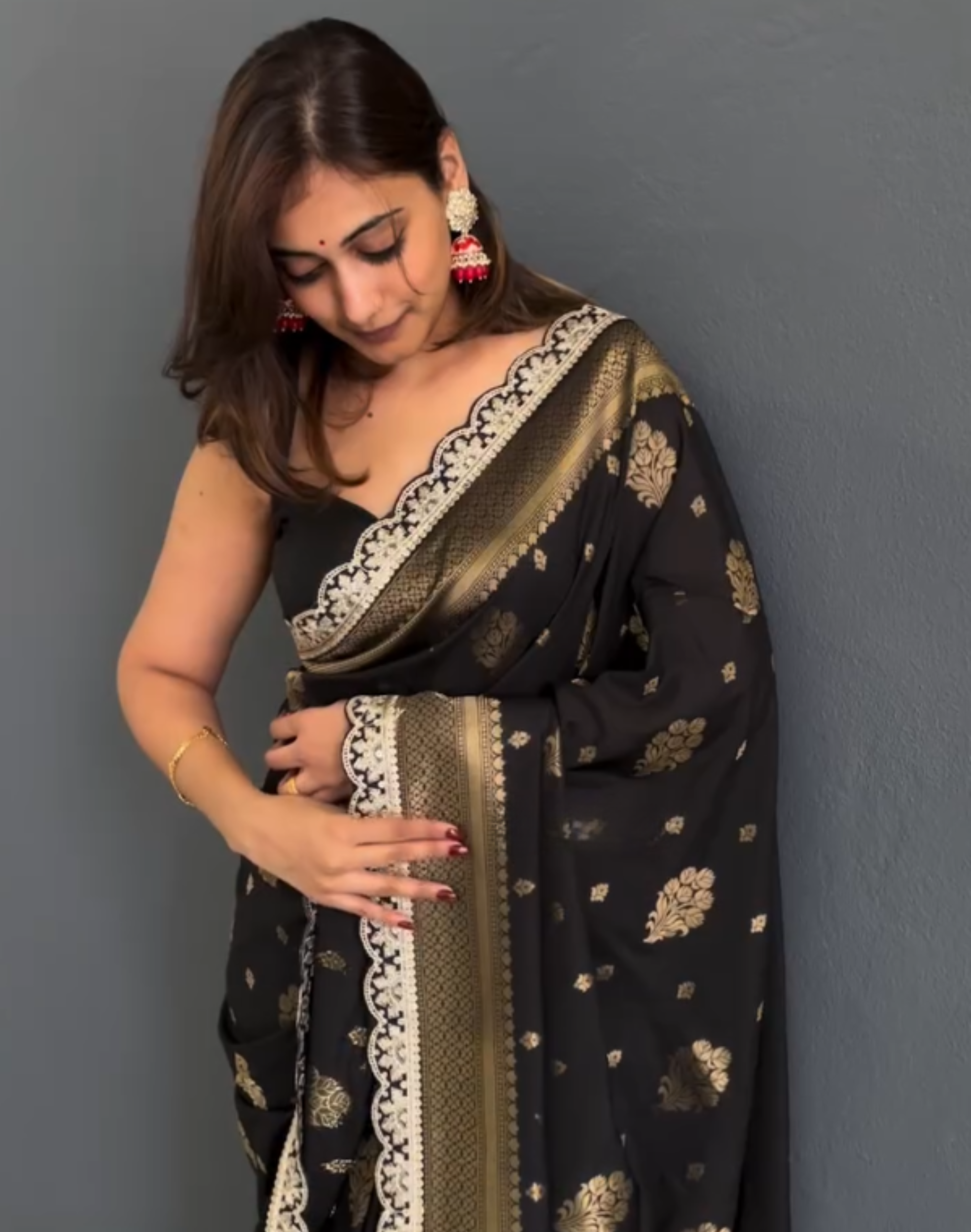 Midnight Elegeanc - Zari Woven Saree