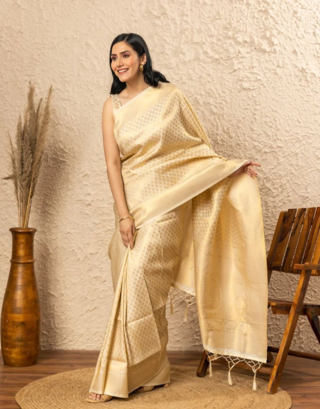 Paru Offwhite Banarasi Silk Saree