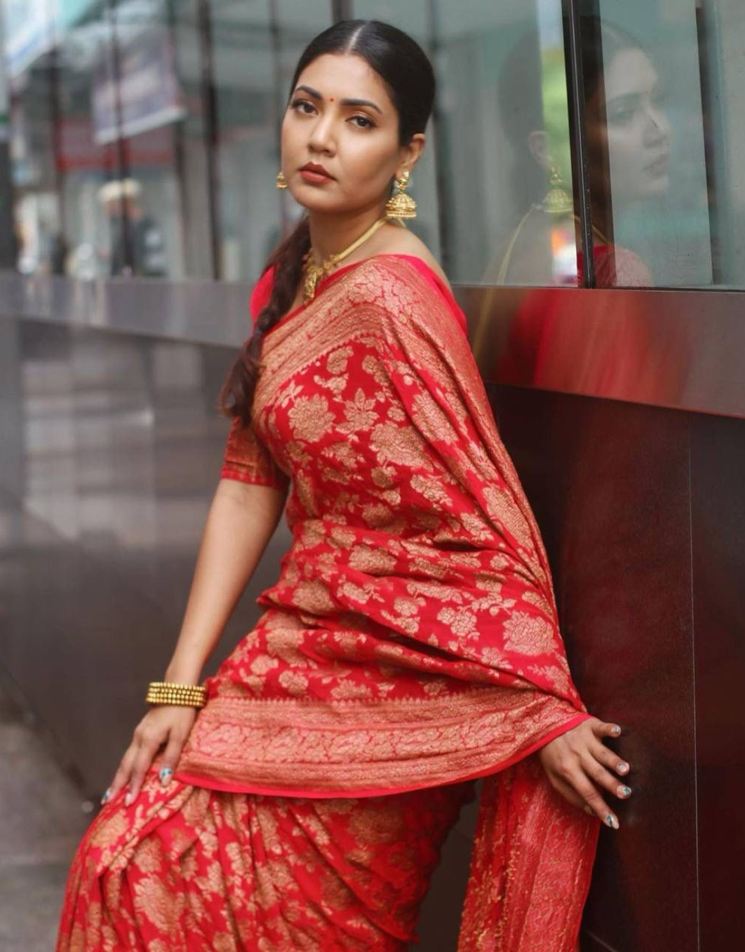 Roshani Red Banarasi Saree