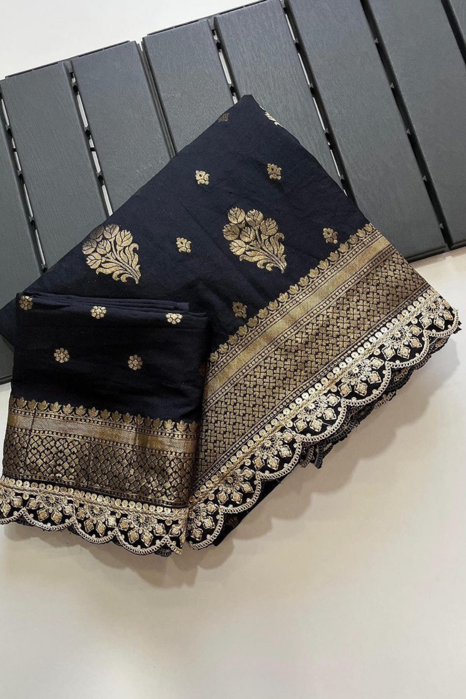 Midnight Elegeanc - Zari Woven Saree