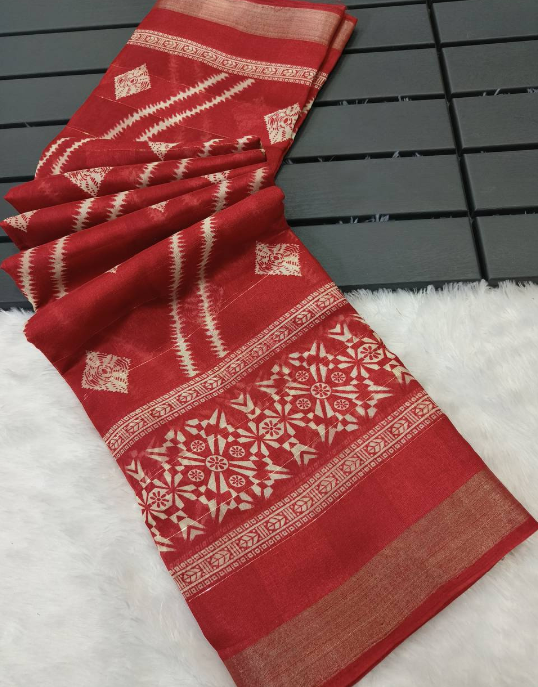 Rajvi Red Cotton Saree