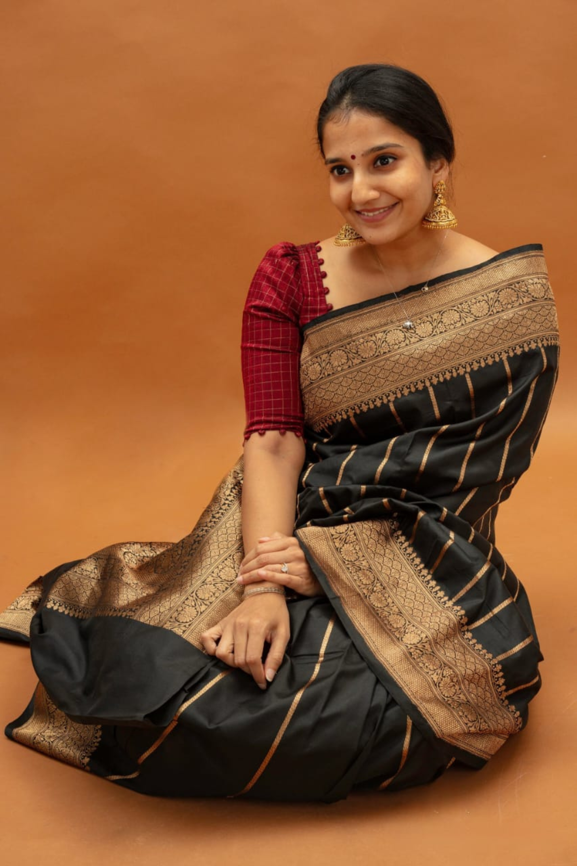 Noir Eclipse - Handwoven Silk Saree