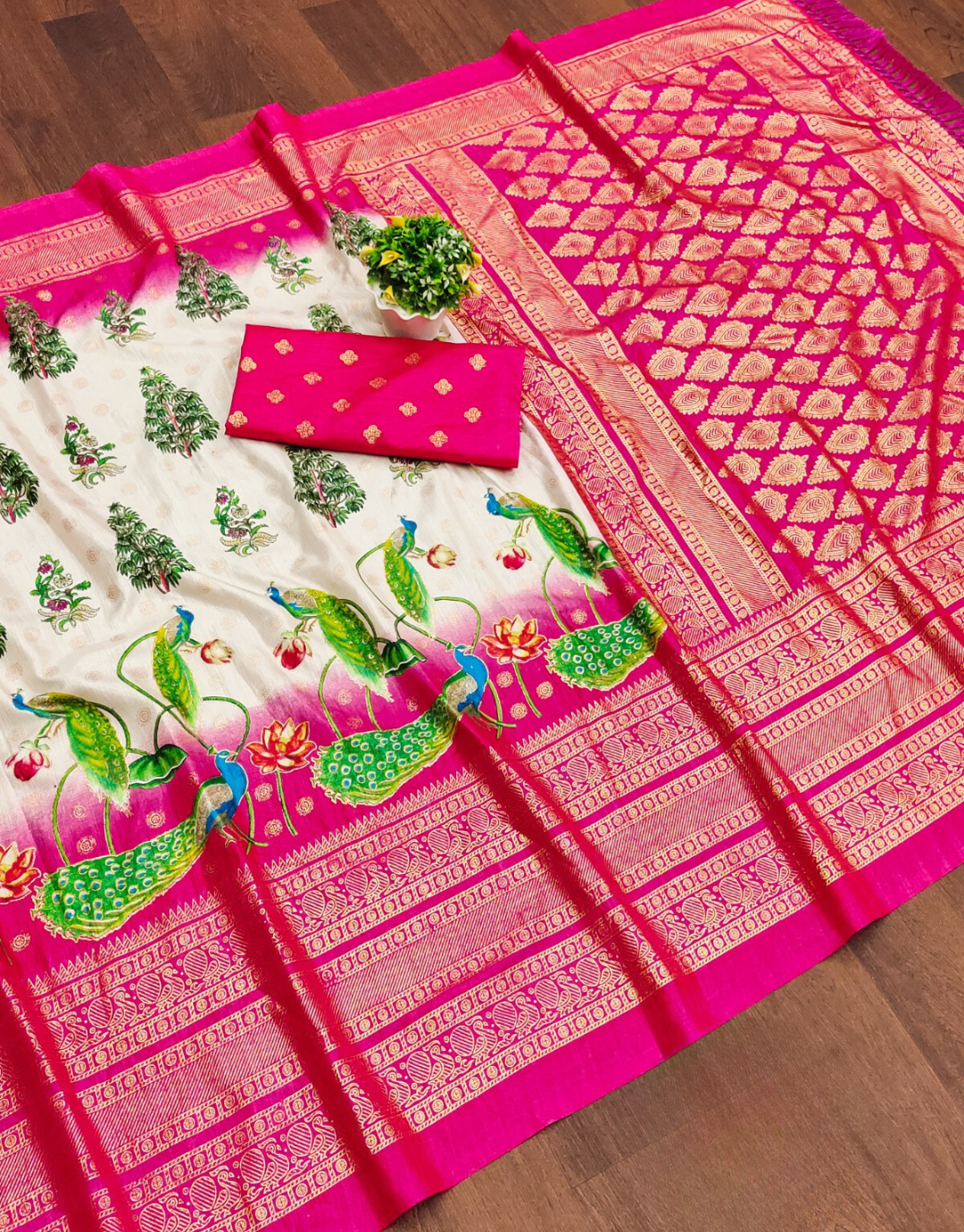 Ratan Pink Dolla Silk Saree