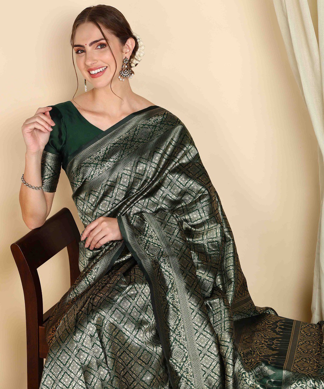 Emerald Heritage Elegance Soft Banarasi Silk Saree WIth Fabulouse Blouse