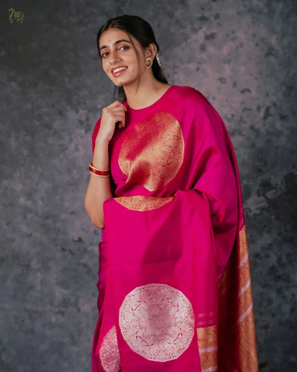 Fuchsia Radiance Delight Soft Banarasi Silk Saree WIth Fabulouse Blouse