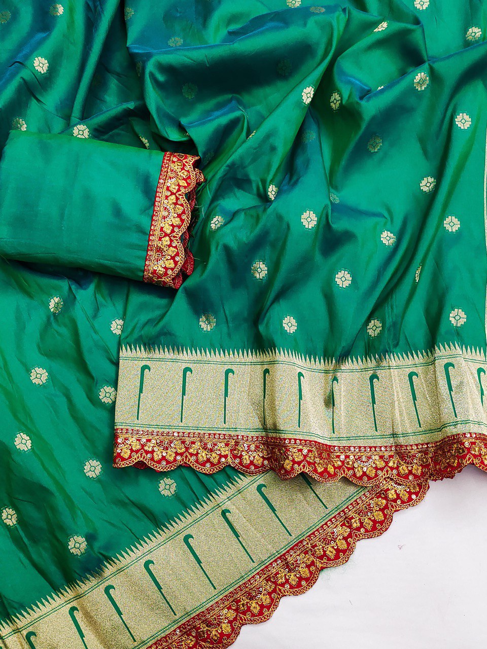 Fiza Green Colored Pathani Silk Saree With Blouse